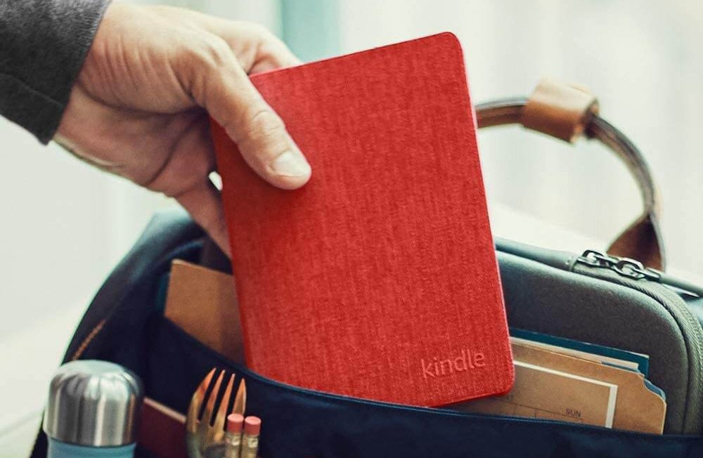 E-Book-Reader mit roter Hülle