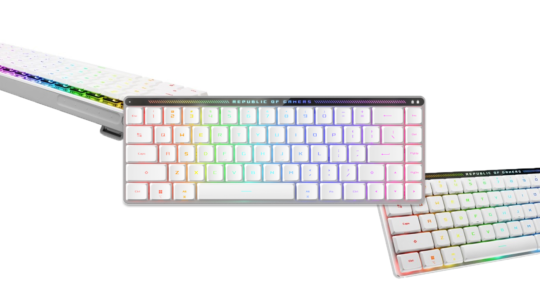 Die Gaming-Tastatur Asus ROG Strix Scope II RX aus verschiedenen Perspektiven vor weißem Hintergrund.