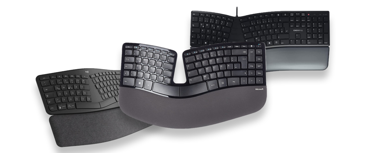 Drei schwarze ergonomische Tastaturen vor weißem HIntergrund. Ergonomische Tastaturen erkennt man an ihrer geschwungenen Form.