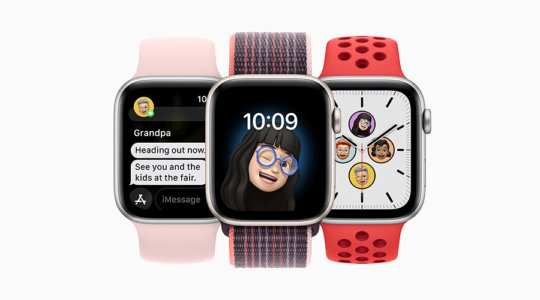 Drei Versionen der Apple Watch 8 in bunten Farben vor weißem Hintergrund