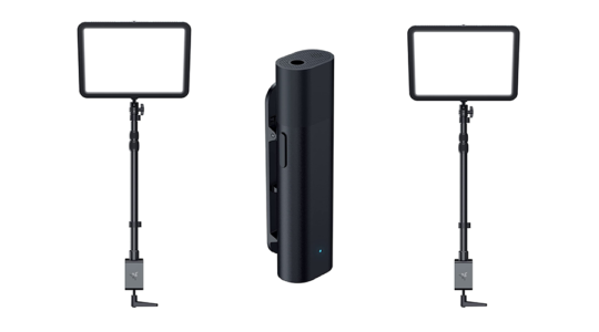 Das Mobile-Streaming-Mikrofon Razer Seiren BT sowie das Leuchtpanel Razer Keylight Chroma vor weißem Hintergrund.