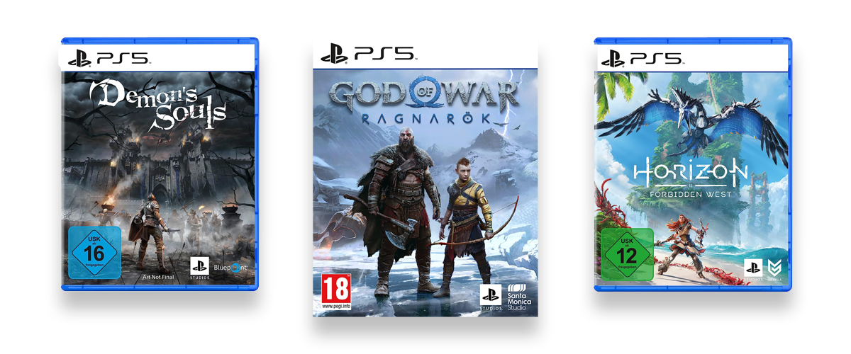 Drei exklusive PS5-Spiele vor weißem Hintergrund. Zu sehen sind God of War, Horizon und Demon's Souls.