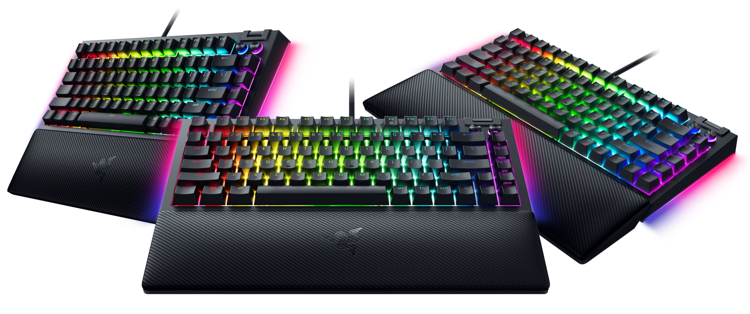 Die Gaming-Tastatur Razer BlackWidow V4 75% aus verschiedenen Perspektiven vor weißem Hintergrund. Die Tasten der schwarzen Tastatur sind bunt beleuchtet.