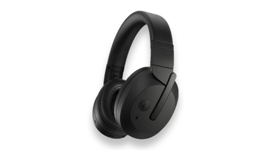Die Over-Ear-Kopfhörer Yamaha YH-E700B in der farblichen Ausführung Schwarz vor weißem Hintergrund.